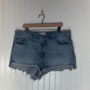 Abercrombie & Fitch Curve Love High Rise Mom Shorts Distressed Frayed Hem Denim